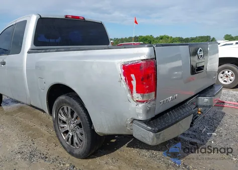 2004 Nissan Titan Xe z USA, uszkodzony, nr VIN 1N6AA06A24N587695